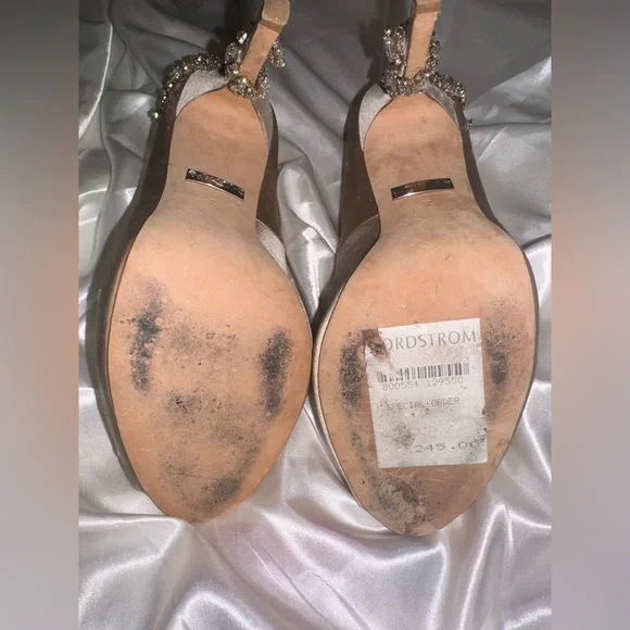 Badgley Mischka Heels (7) - Picture 6 of 8